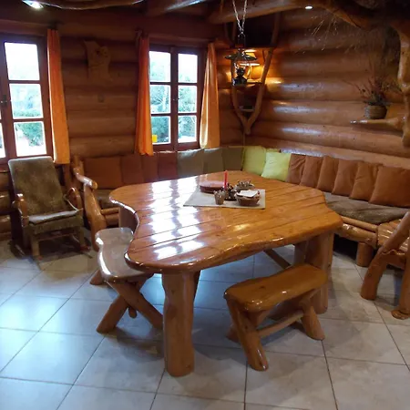 Sruby Suchy - Velky Srub Pro 9 Osob Tatil Evi Velenov